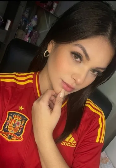 Adhara from Venezuela, live on Omigoo