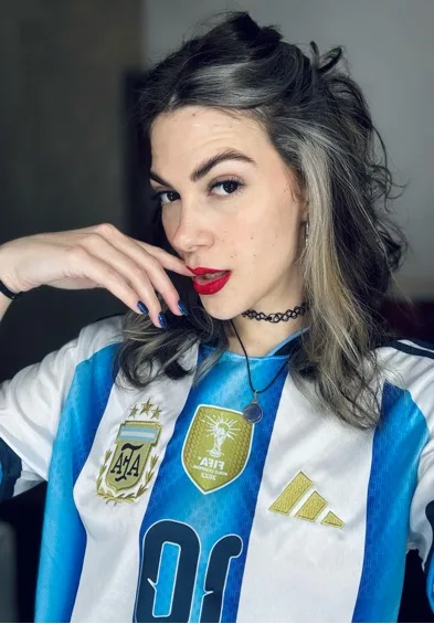 Paz from Argentina, live on Omigoo