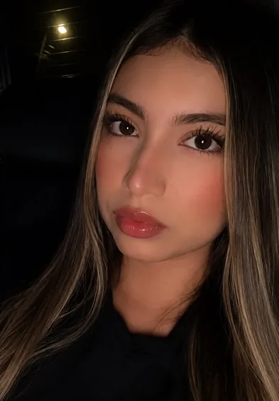 Star from Colombia, live on Omigoo